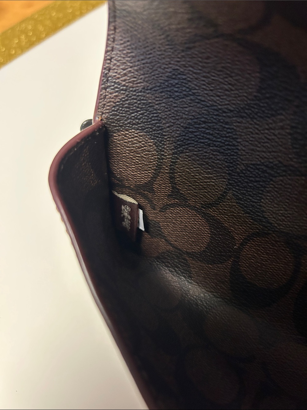 Coach Turn-Lock Wristlet /Sunglasses Holder - Picture 6 of 6